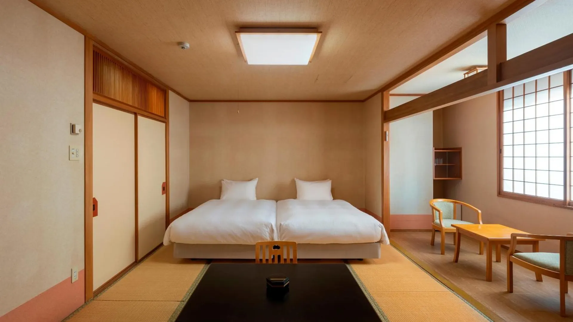 層雲閣 Hotell Kamikawa  Japanskt värdshus (ryokan) Kamikawa (Hokkaido)